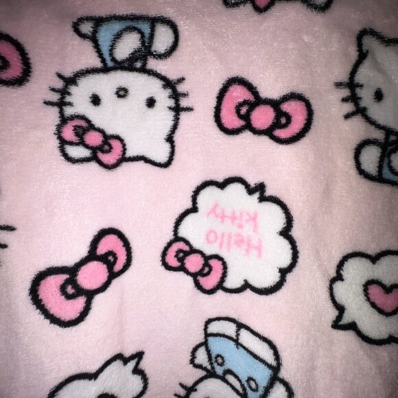 Hello Kitty pink bath robe - Picture 3 of 6